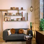 Apartment Chic - Les De La Comedie