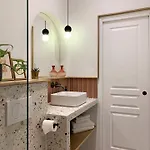 Chic - Les De La Comedie Apartment