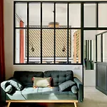Chic - Les De La Comedie Apartment