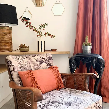 Apartment Chic - Les De La Comedie