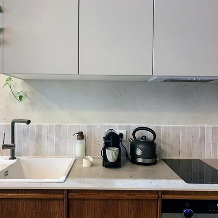 Chic - Les De La Comedie 아파트