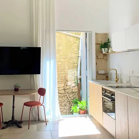 Chic - Les De La Comedie * Montpellier